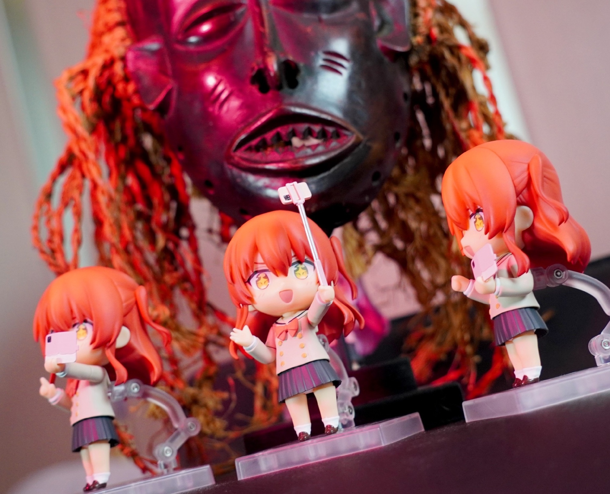 down-125.jpg 《孤独摇滚!》原作者はまじあき的插画作品推荐