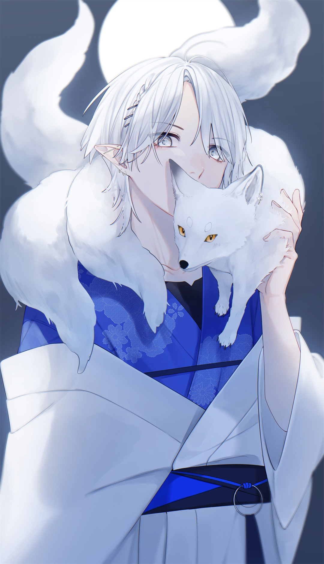 镜子里显示出来的永远只是真实的影像，而不是真实的自己