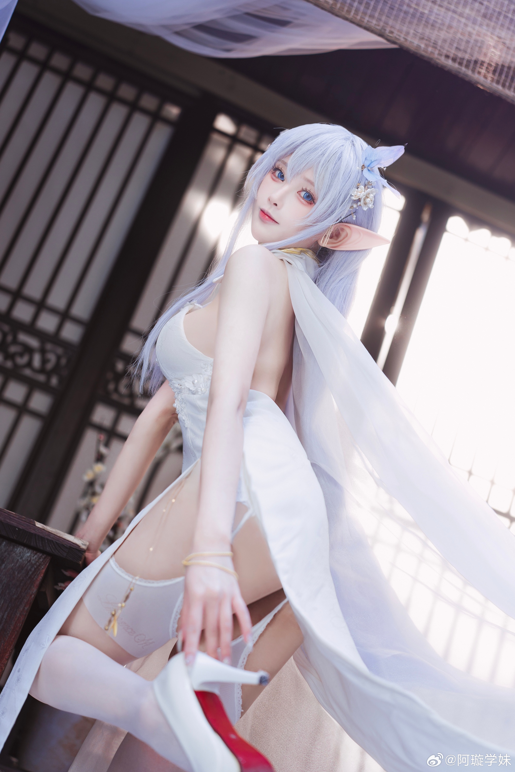 Cosplay | 没想到像这样在阁楼上吹着晚风、闻着淡淡的花香，也很惬意呢