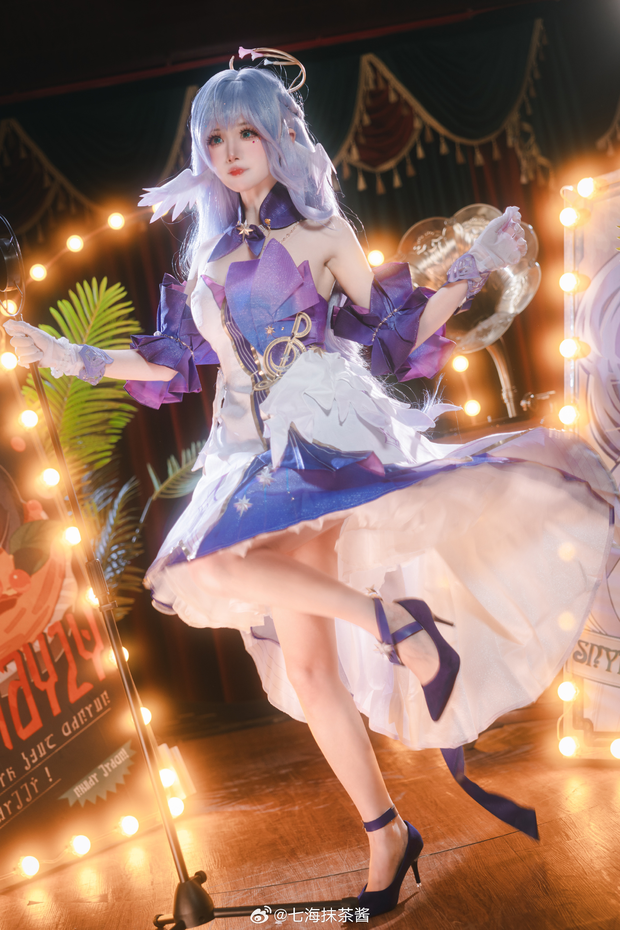 如果羽翼不幸残缺，那就把翅膀借给彼此