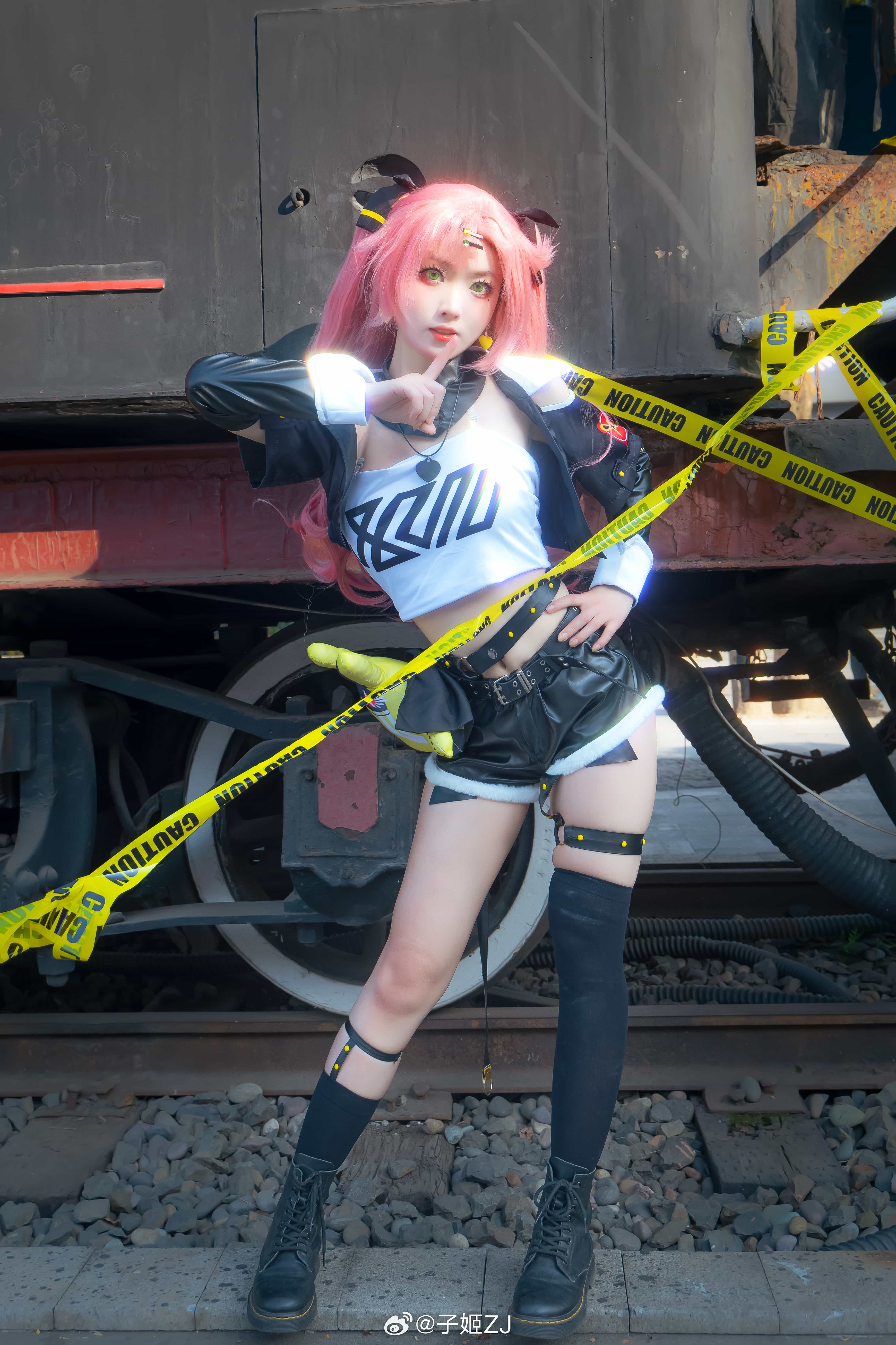 委托我的话，出场费很贵的哦～ ​​​