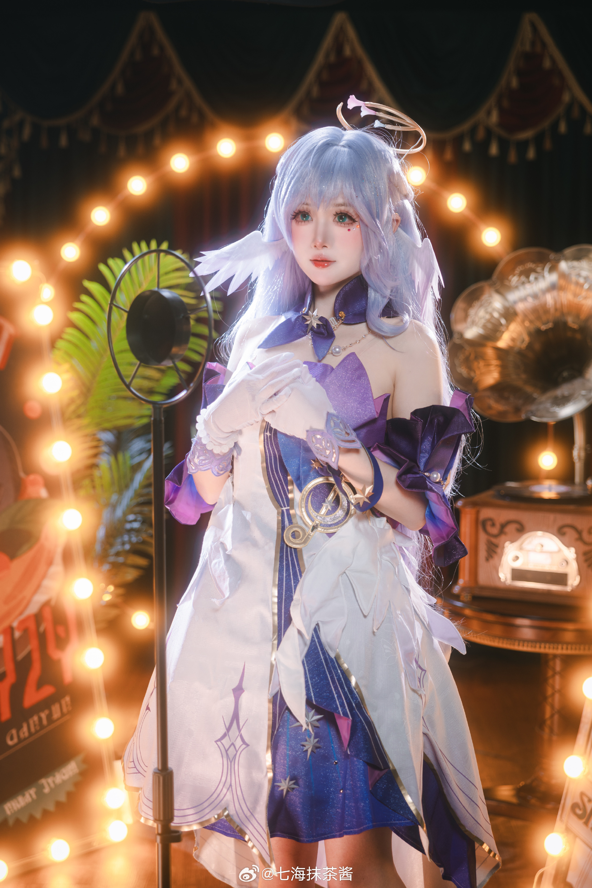 如果羽翼不幸残缺，那就把翅膀借给彼此