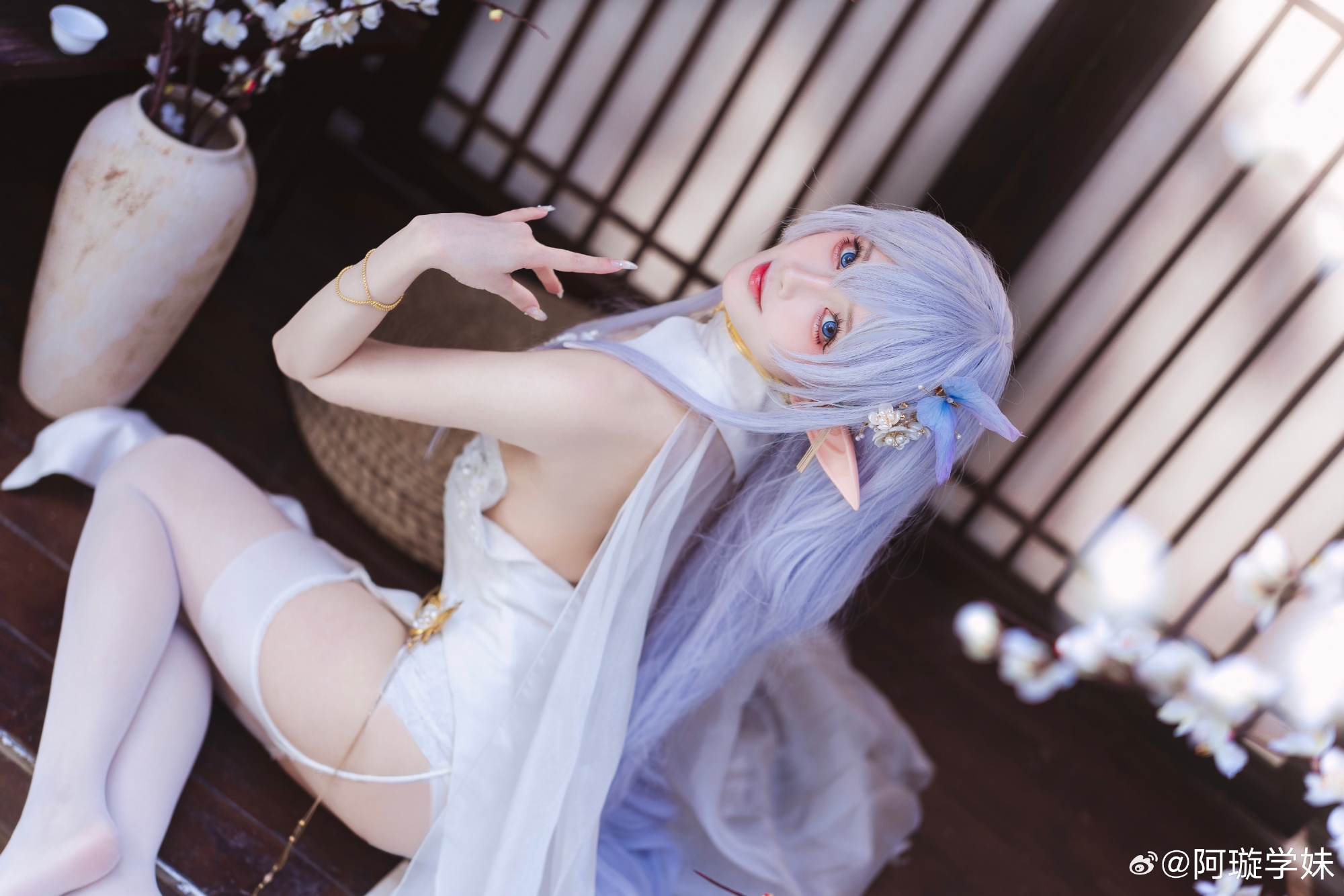 Cosplay | 没想到像这样在阁楼上吹着晚风、闻着淡淡的花香，也很惬意呢