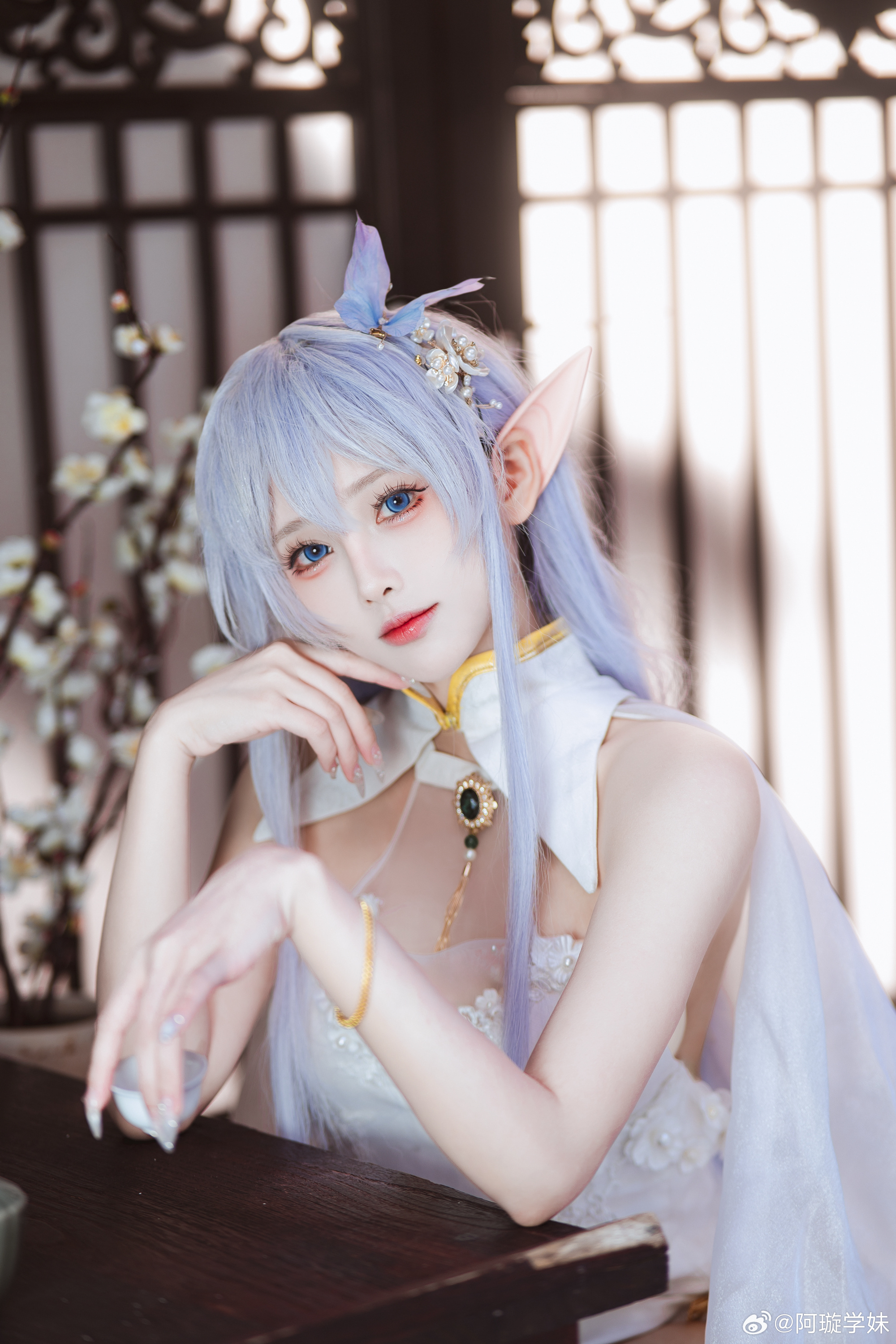 Cosplay | 没想到像这样在阁楼上吹着晚风、闻着淡淡的花香，也很惬意呢