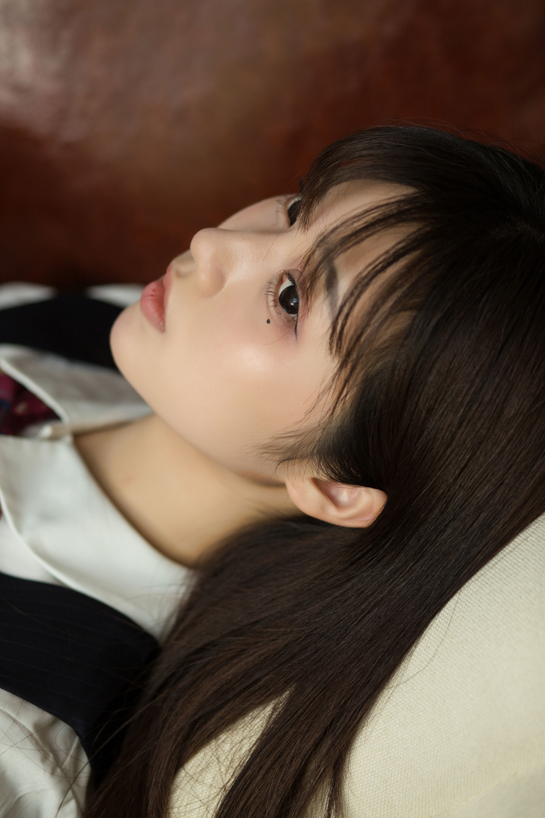 e45e4-17.jpg 有这文静学妹,那你还想着逃课吗