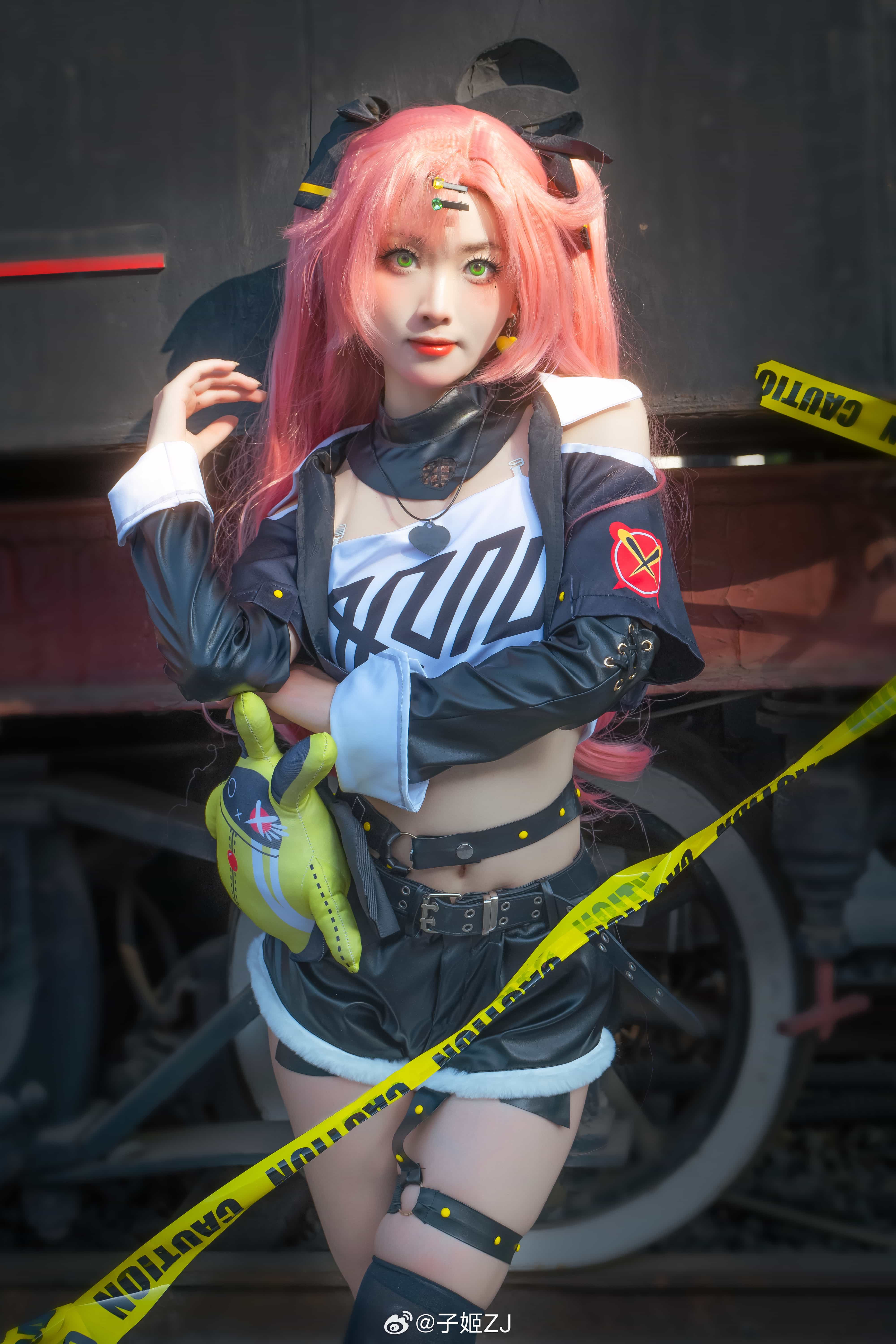 委托我的话，出场费很贵的哦～ ​​​