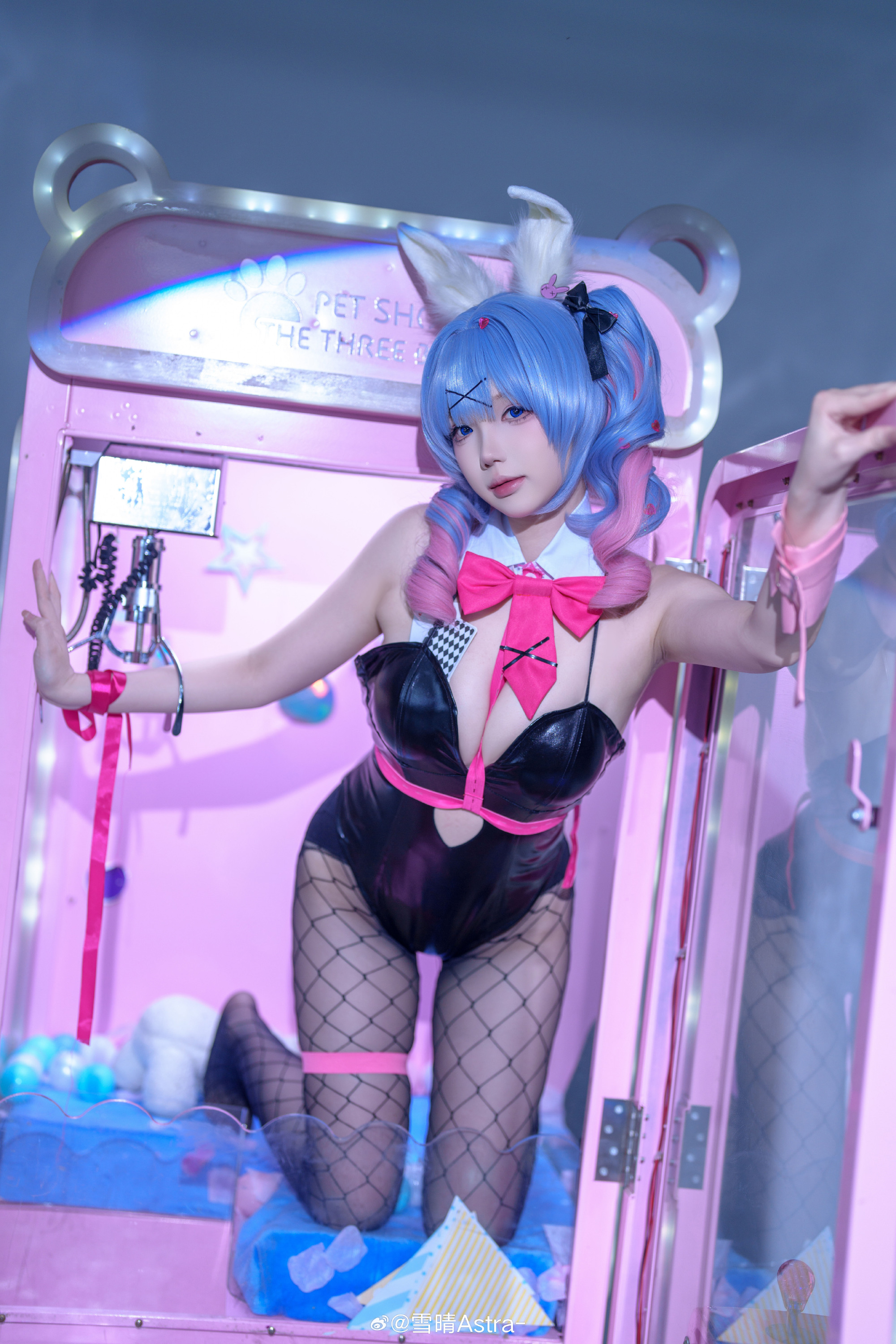 Cosplay｜真是的干脆摇起你的兔尾巴诱惑我不好吗