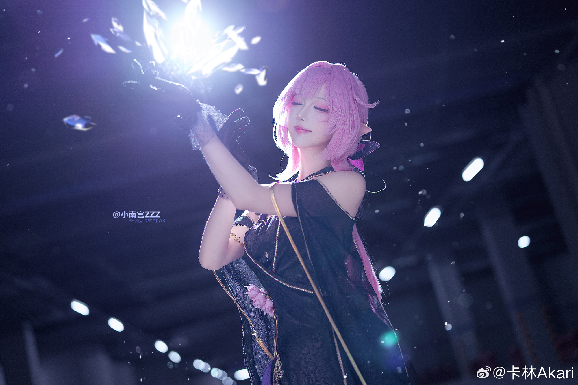 即使生活跌进尘埃,梦想也要举得高高的