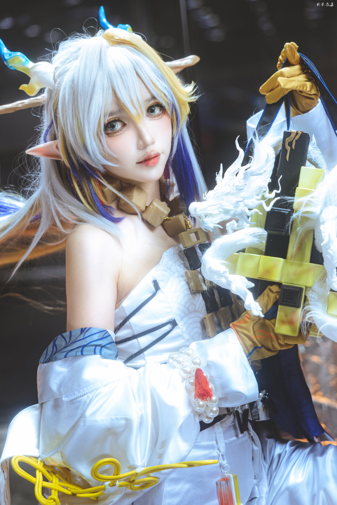 借着烟花许愿 希望我们都能得偿所愿