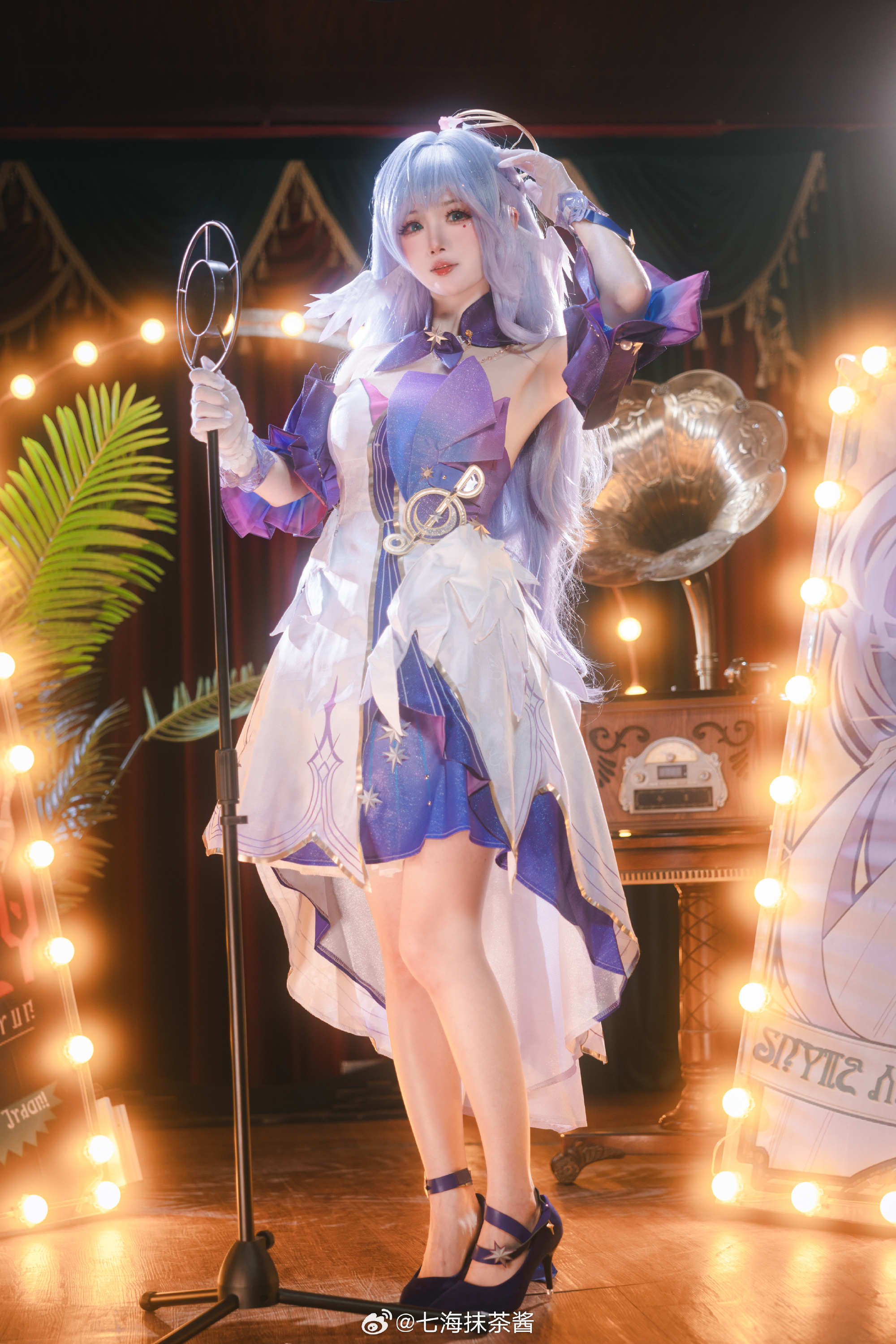 如果羽翼不幸残缺，那就把翅膀借给彼此