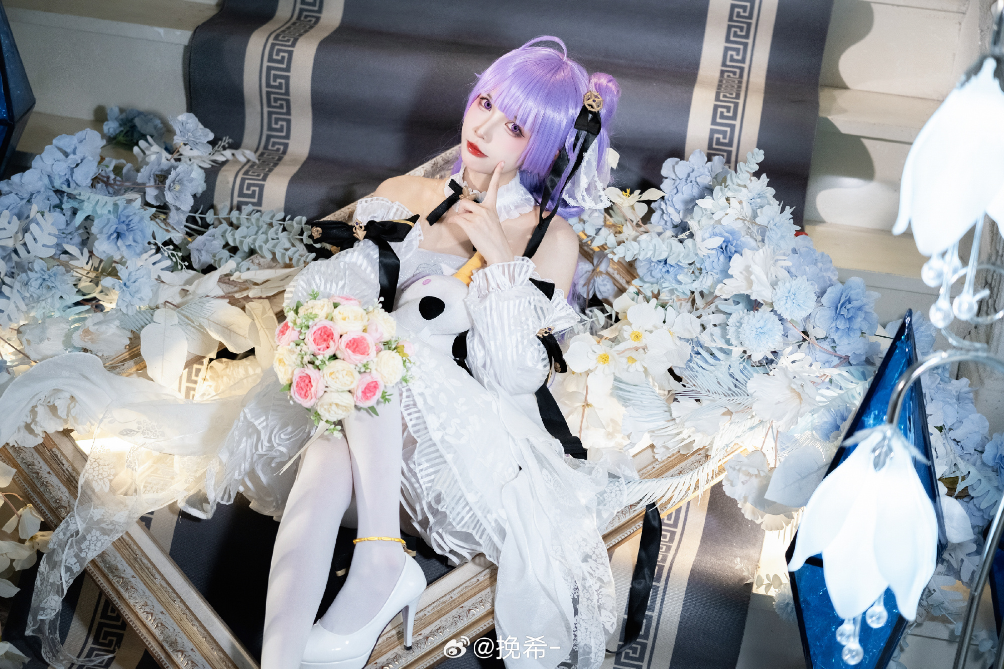 幸得识卿桃花面，从此阡陌多暖春