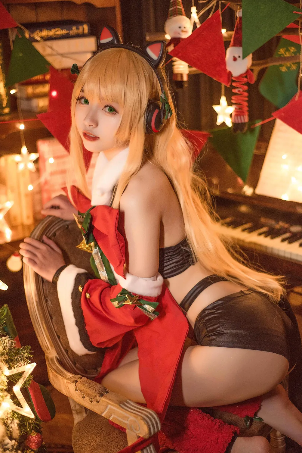 大大卷卷小卷 – 红色双马尾