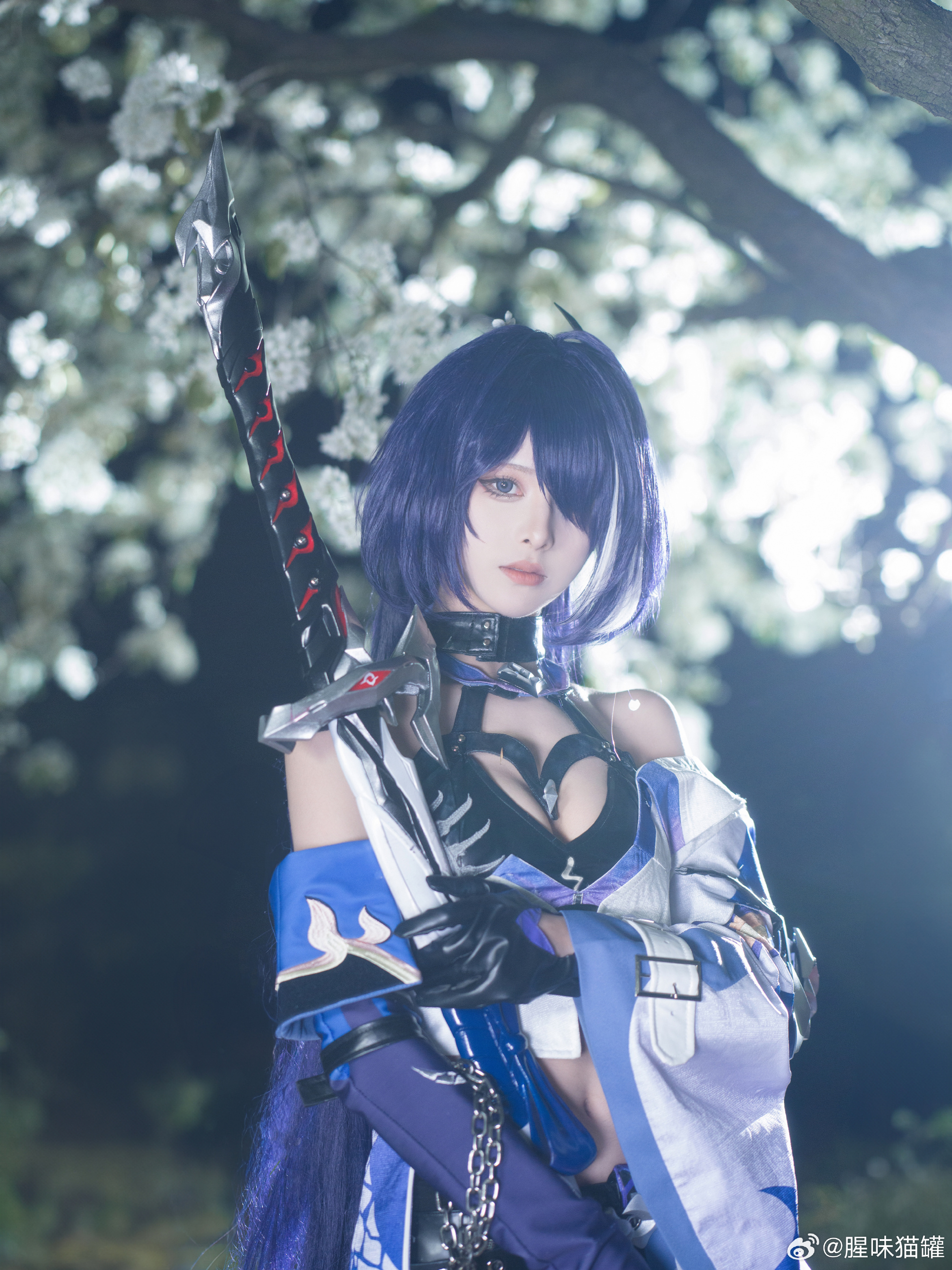 与其费尽周折绕过去，不如勇敢的地攀越