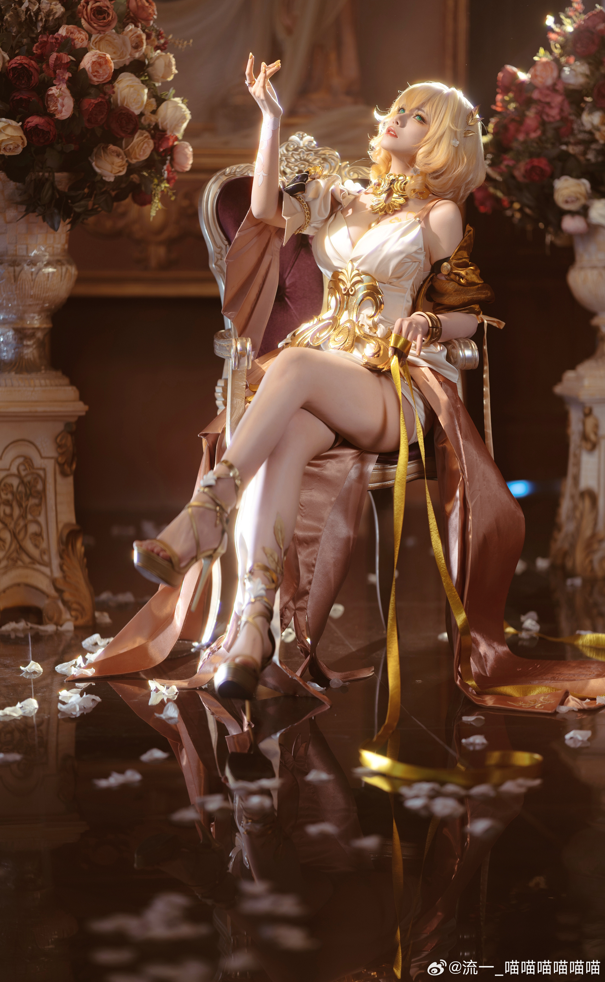 Cosplay | 轻抚圣城的丝网，凝听命运的生息