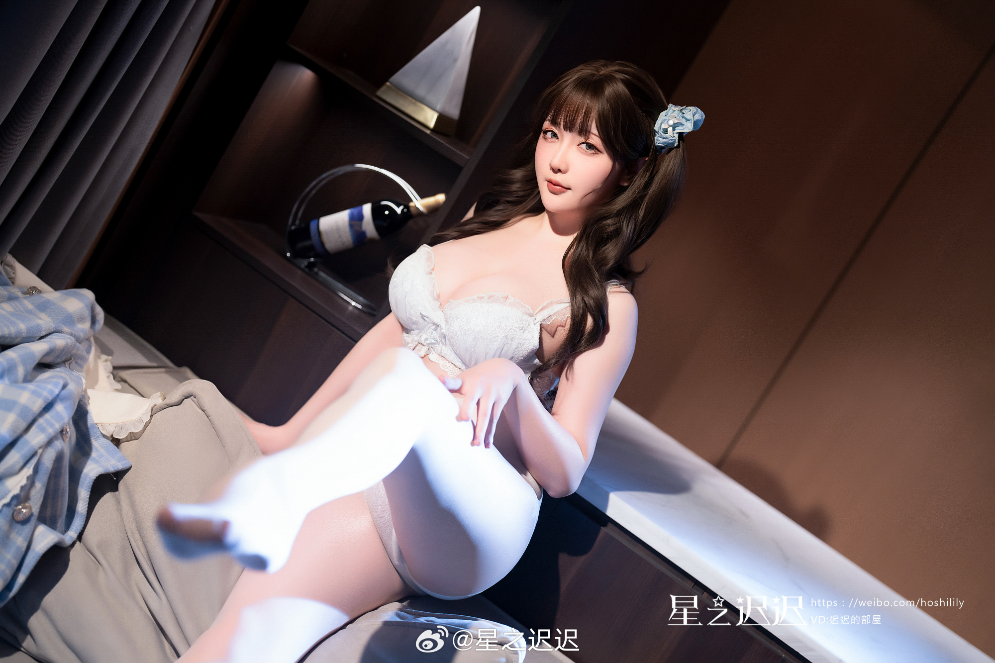 亲爱的在不在～睡着啦？那我就不客气咯😍”