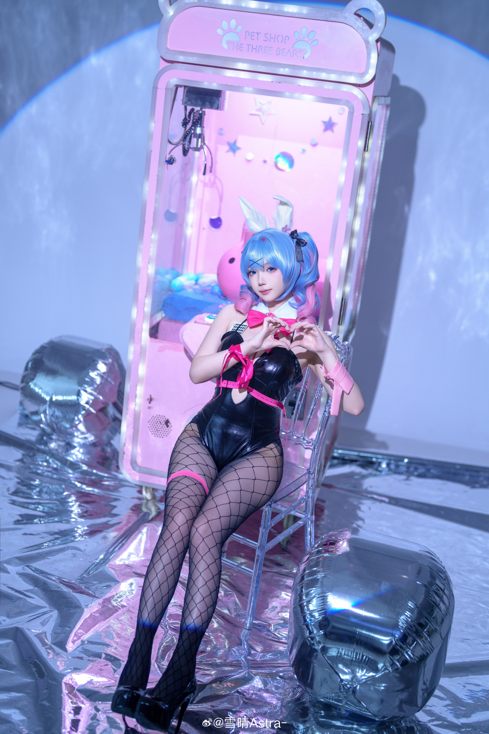 Cosplay｜真是的干脆摇起你的兔尾巴诱惑我不好吗