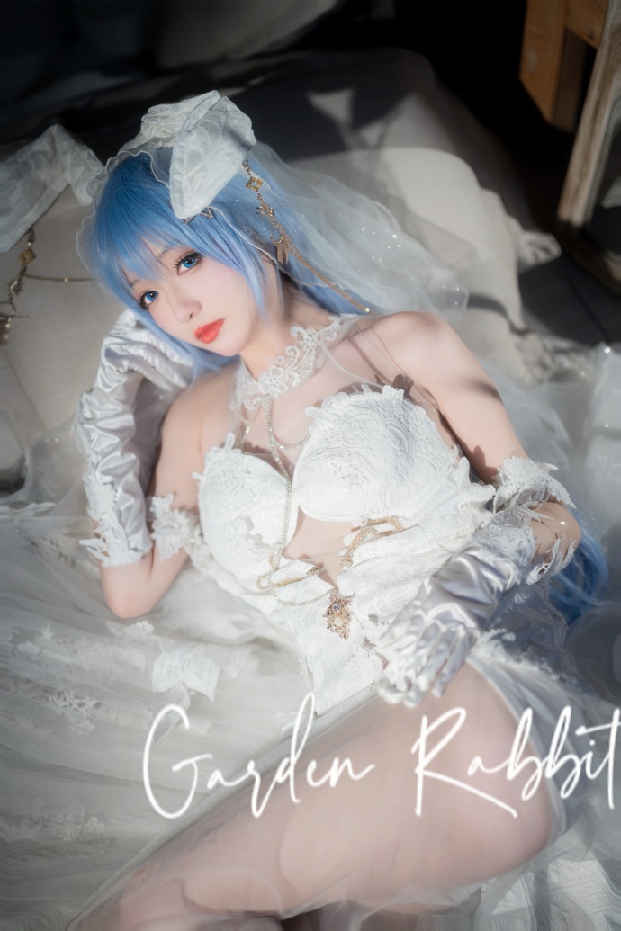 是花园兔子的婚纱皮呀~原谅我没有花园的万分之一可爱呜呜qwq