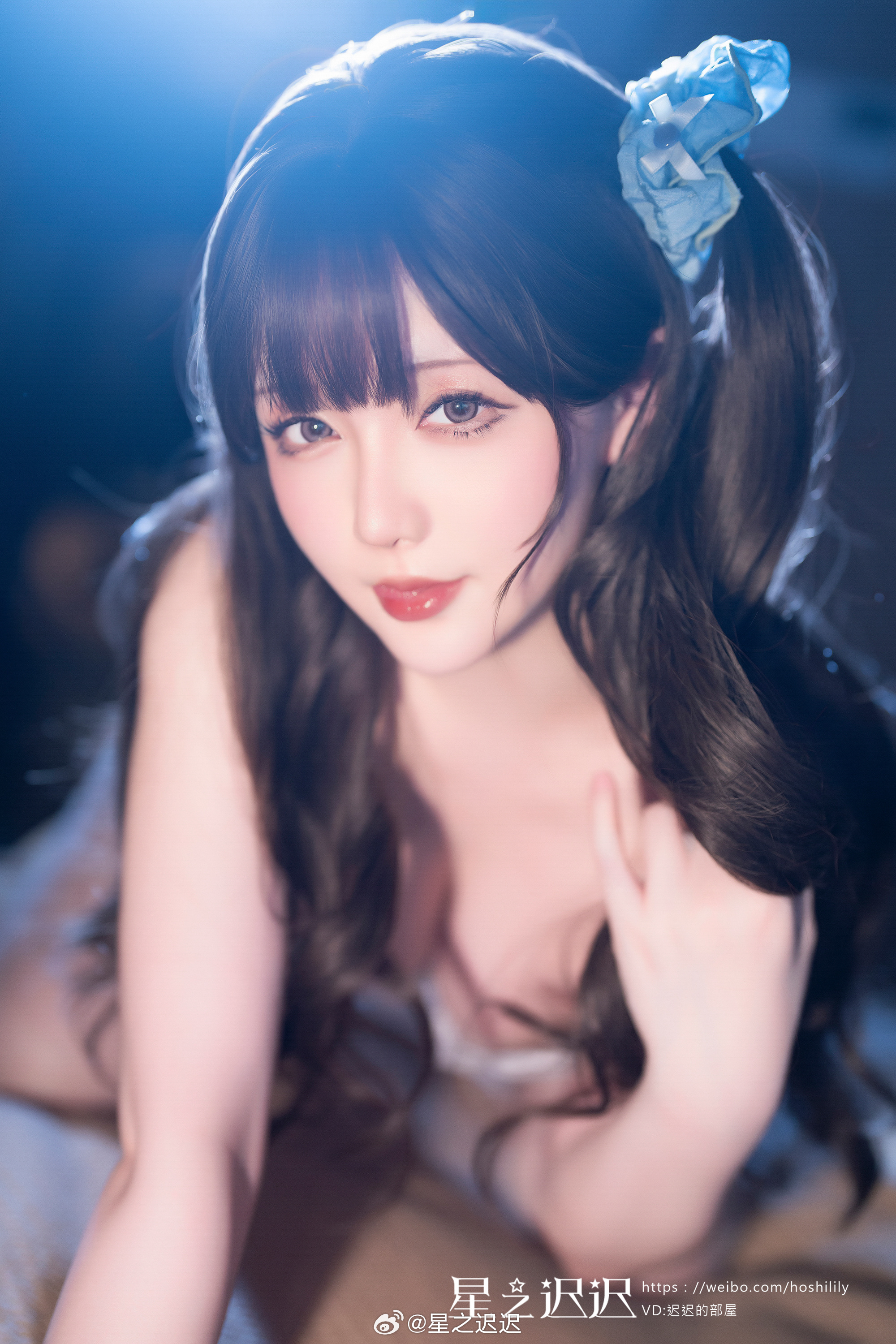 亲爱的在不在～睡着啦？那我就不客气咯😍”