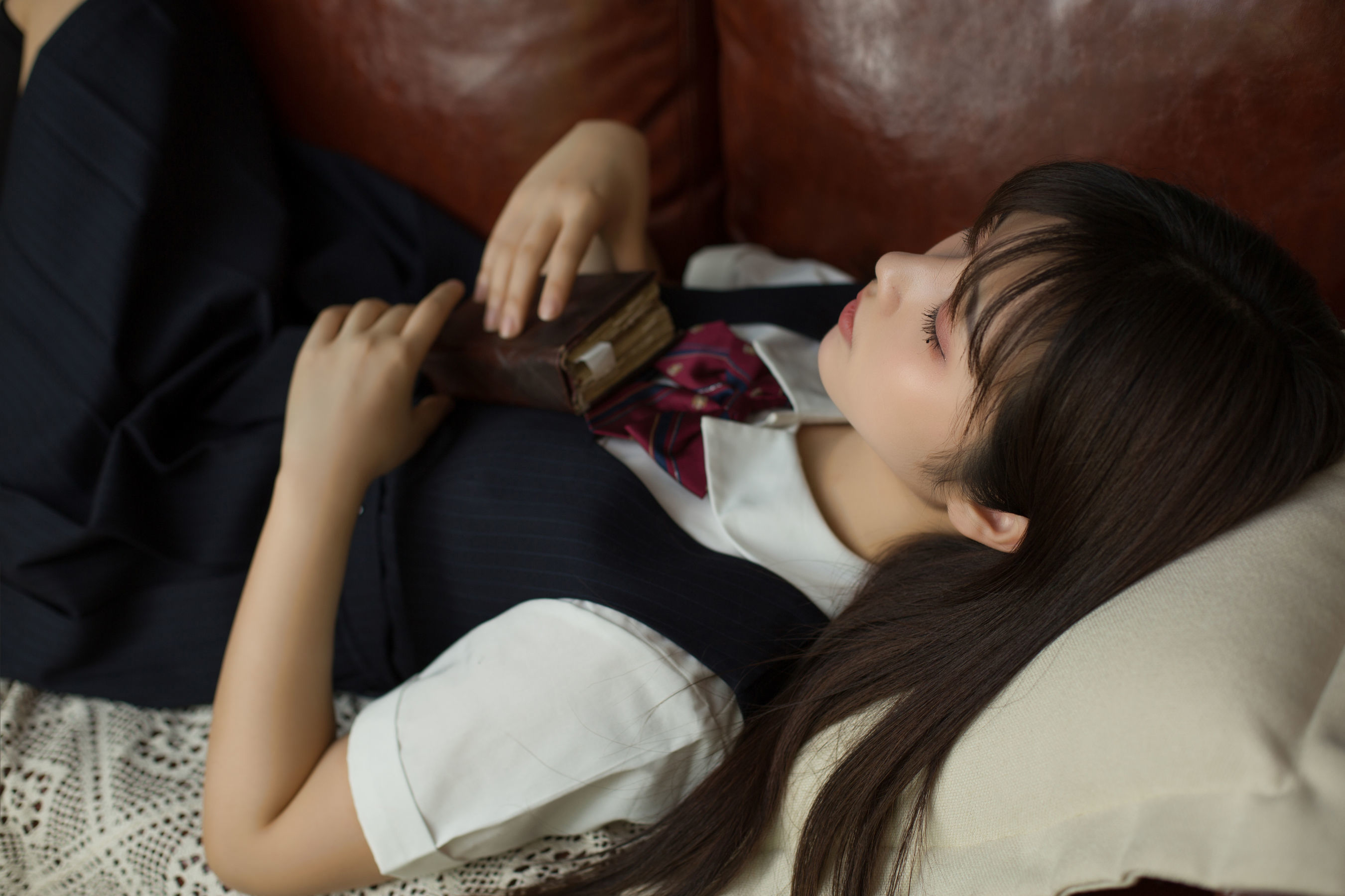 996f6-15.jpg 有这文静学妹,那你还想着逃课吗