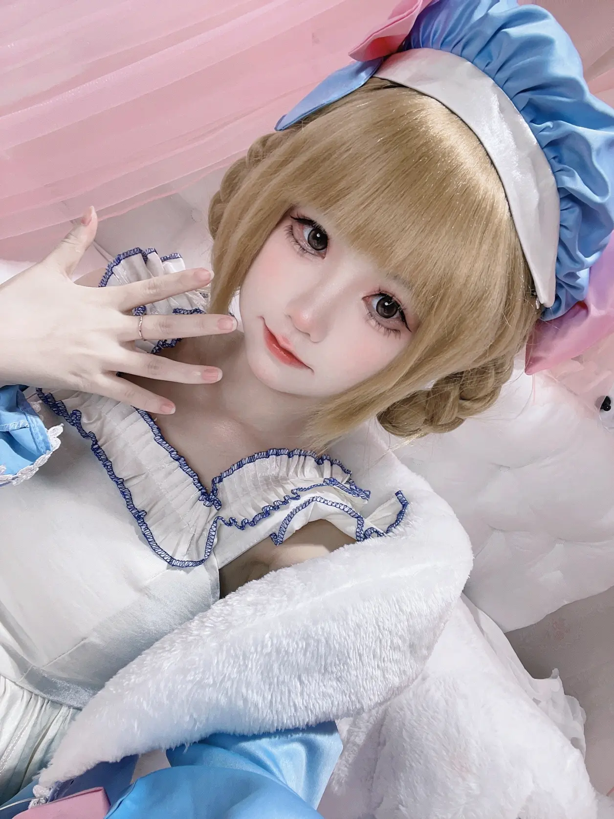 c4bbb0506c27ed85c73461fa2b7009283494365334866531.jpg 这种时候就应该用美食和美酒犒劳心灵!