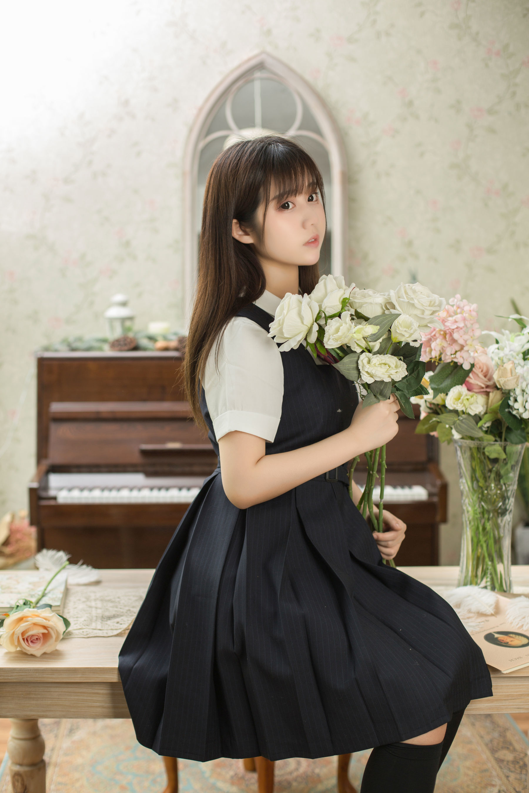 e2a9e-6.jpg 有这文静学妹,那你还想着逃课吗