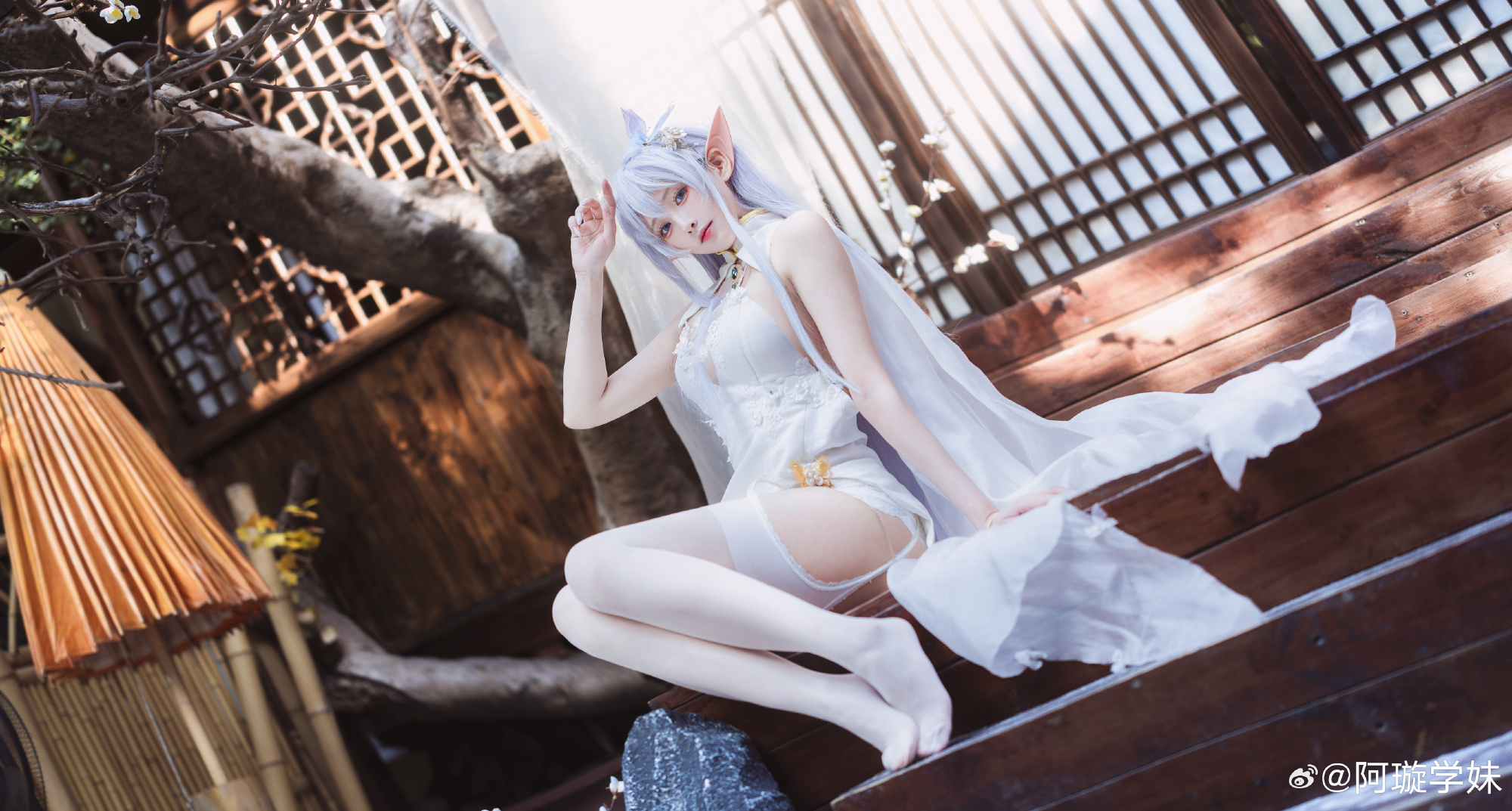 Cosplay | 没想到像这样在阁楼上吹着晚风、闻着淡淡的花香，也很惬意呢