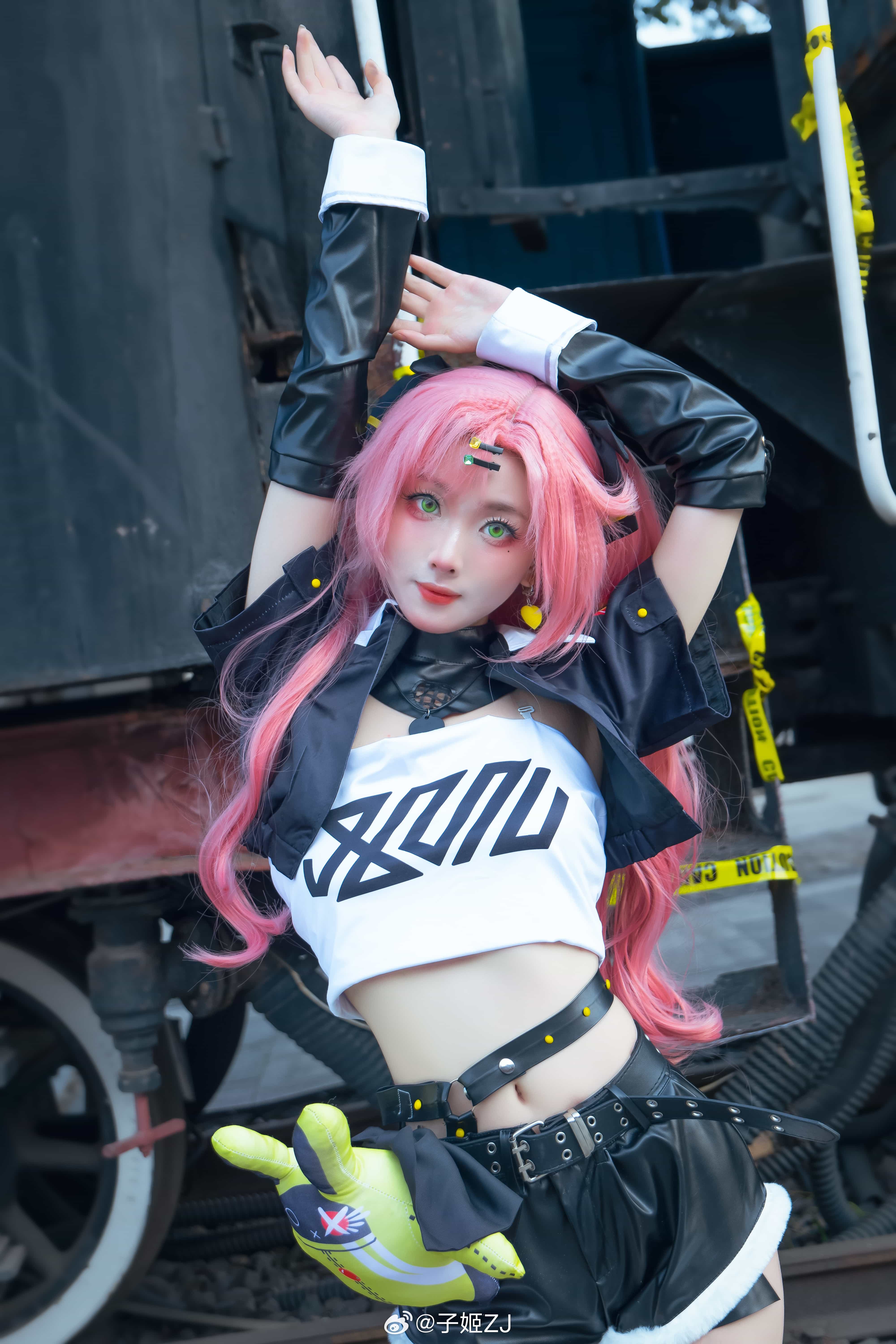 委托我的话，出场费很贵的哦～ ​​​