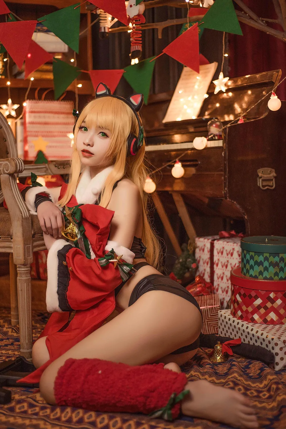 大大卷卷小卷 – 红色双马尾