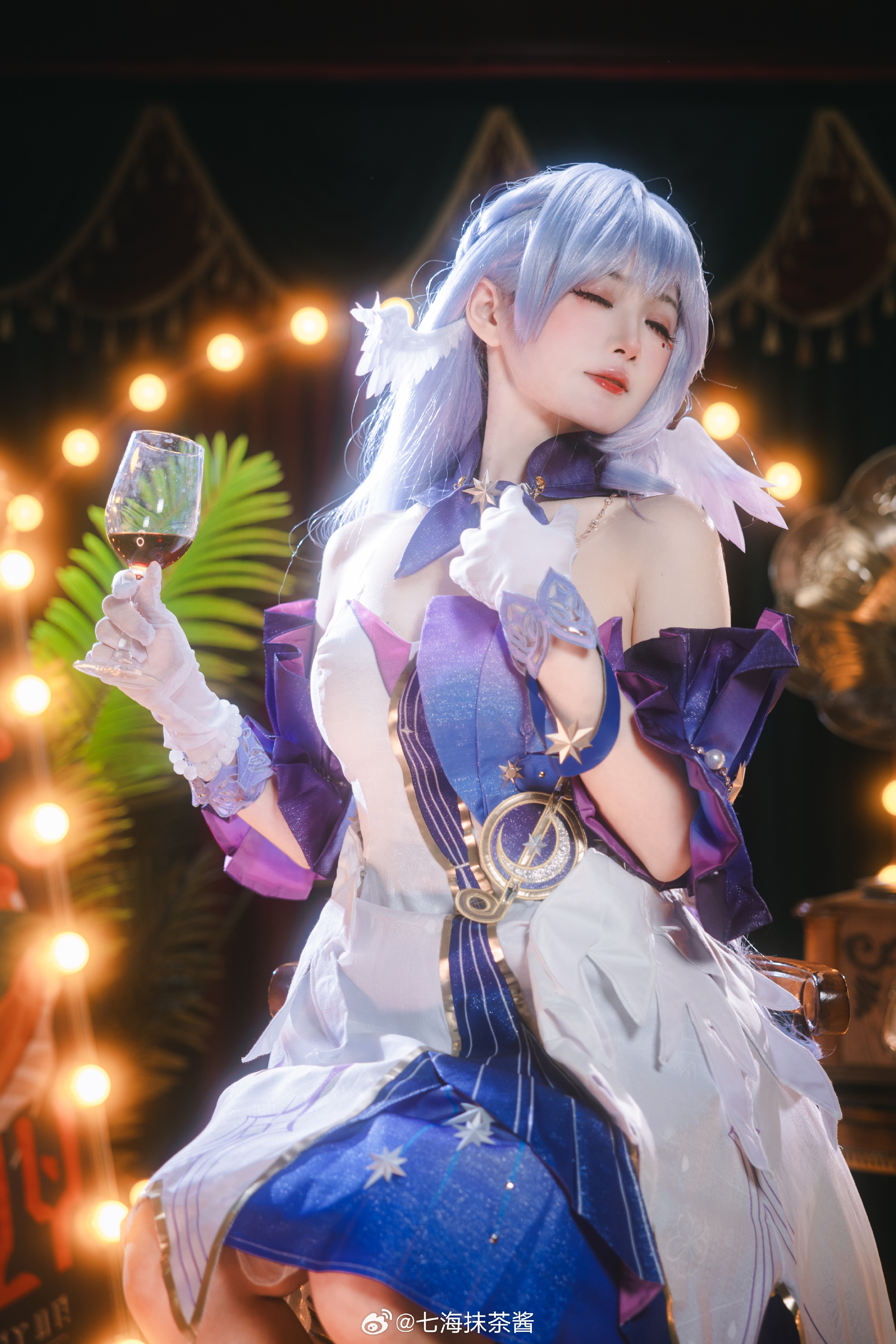 如果羽翼不幸残缺，那就把翅膀借给彼此