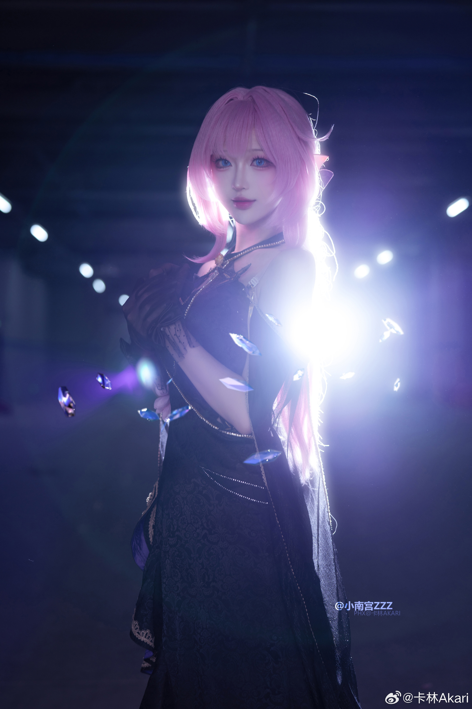 即使生活跌进尘埃,梦想也要举得高高的