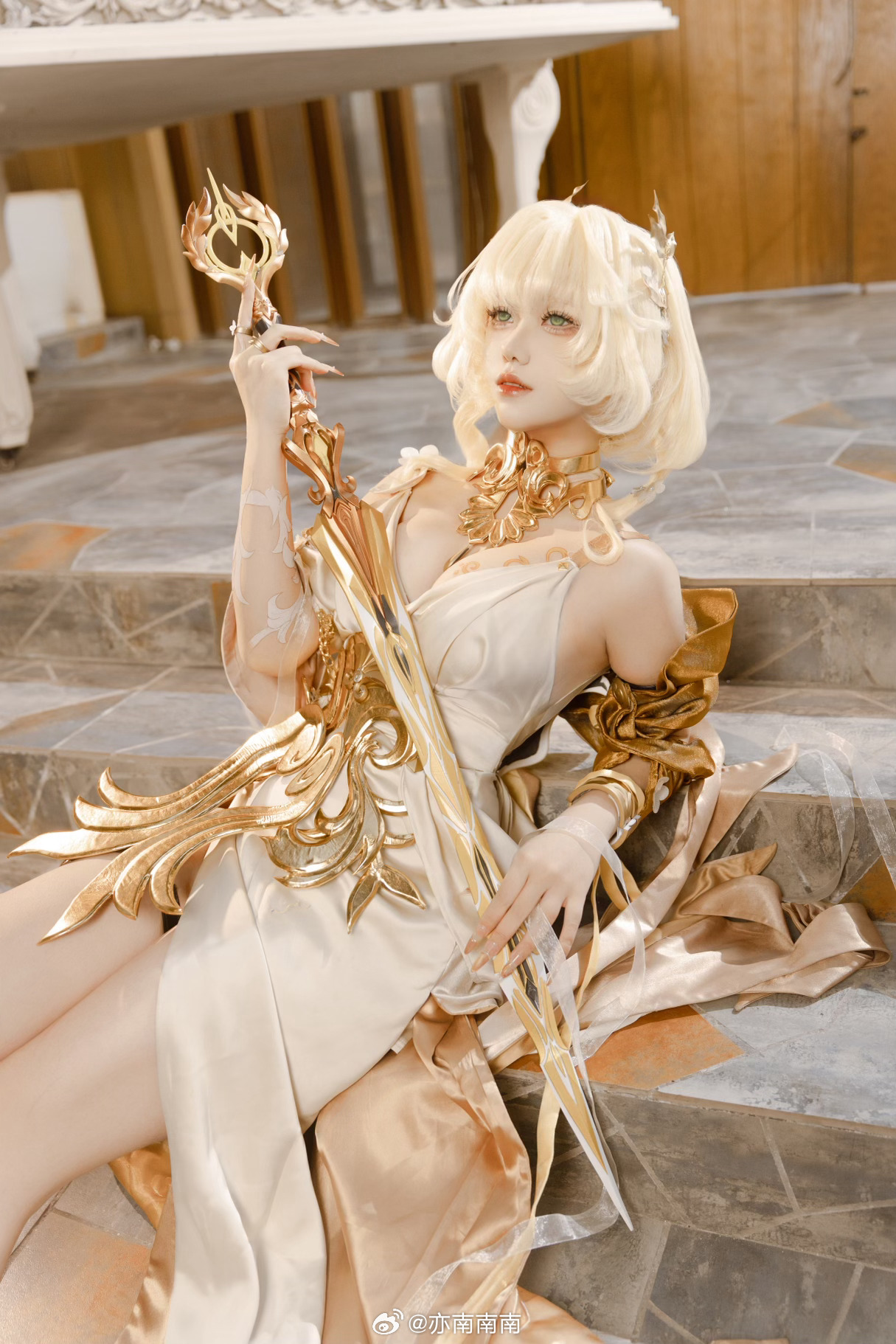 Cosplay｜在那黎明照拂的圣城，织者抚弄金丝，连缀命运