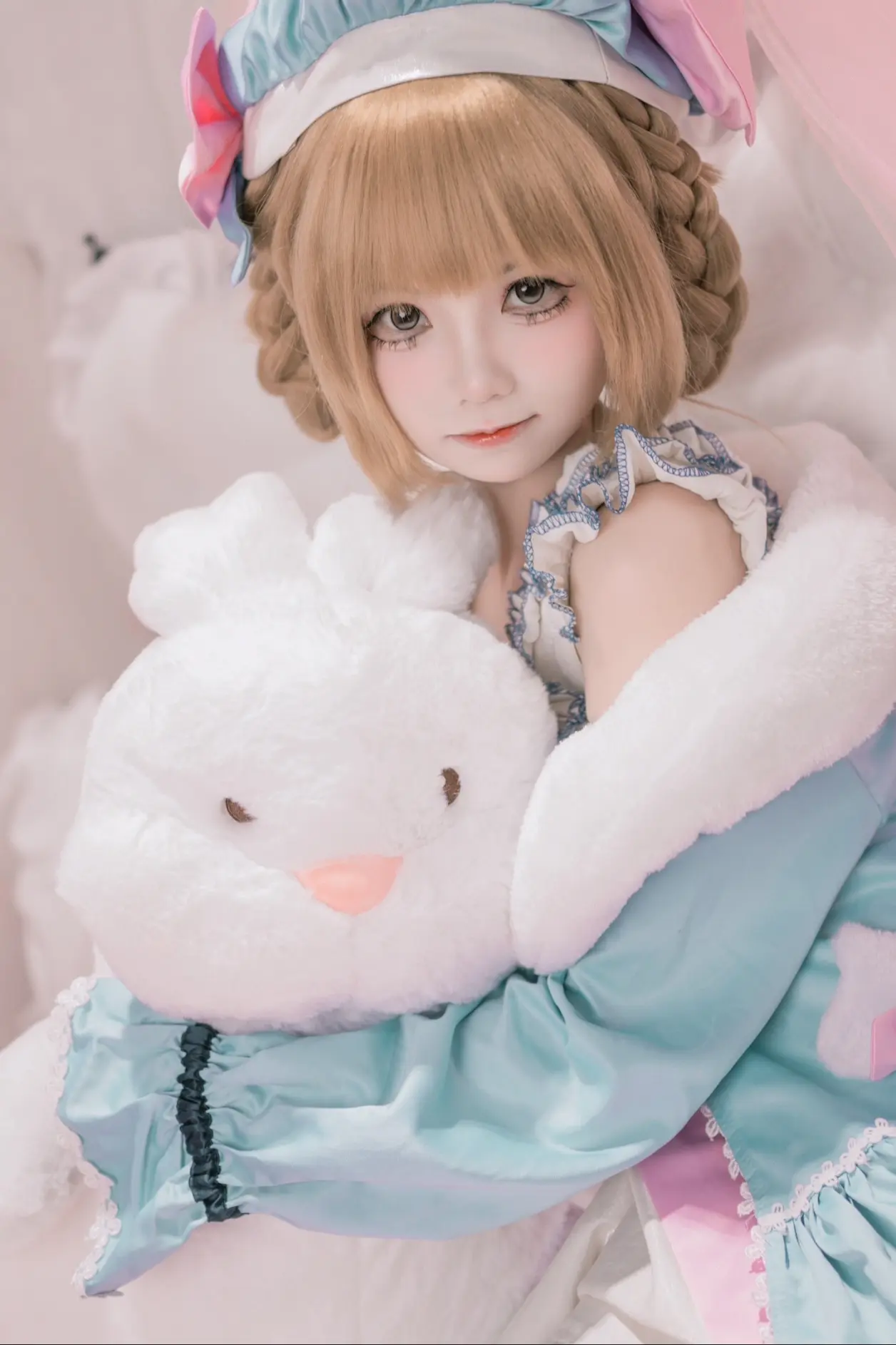 2320099b5e87ad24c724bc73155ee51c3494365334866531.jpg 这种时候就应该用美食和美酒犒劳心灵!