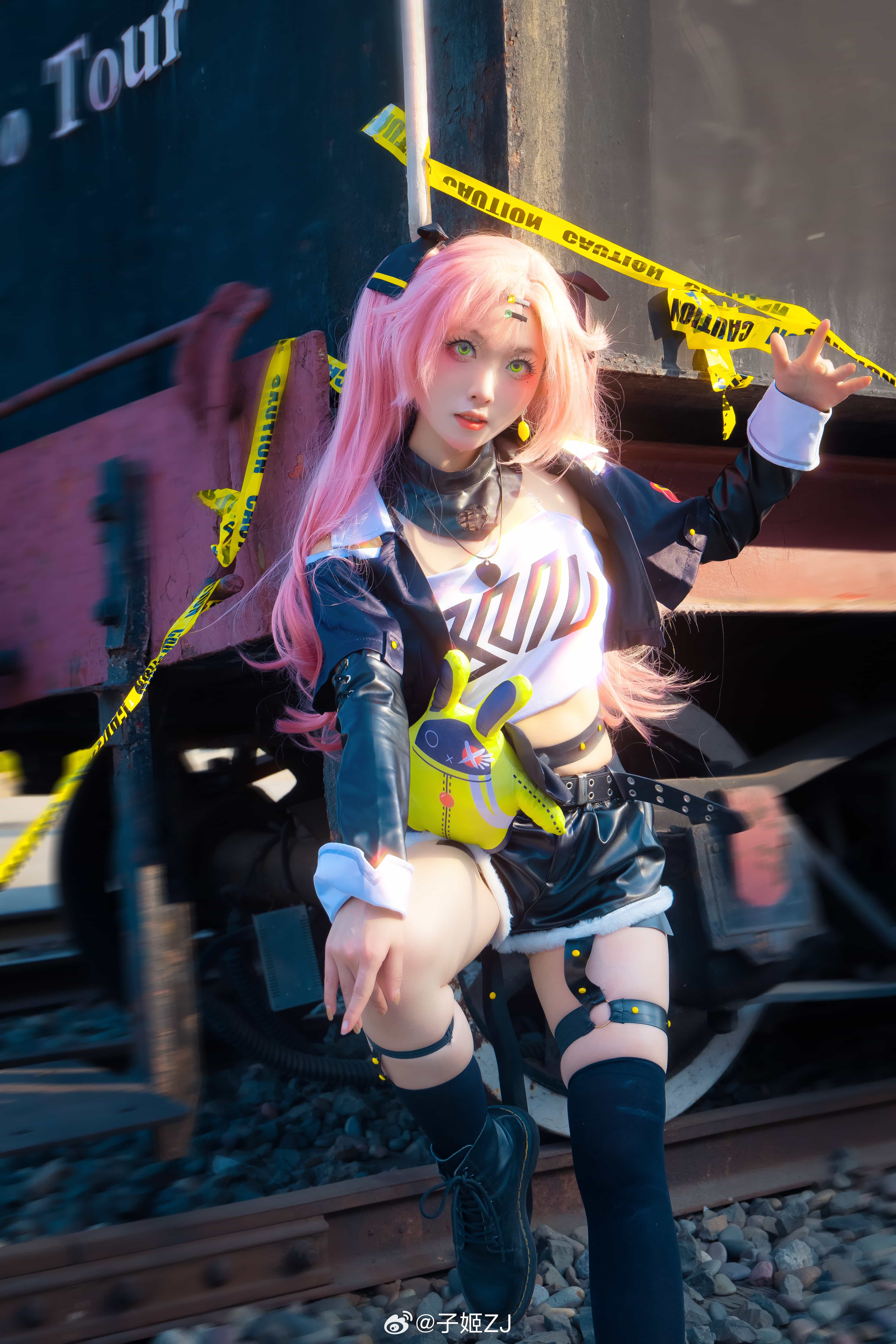 委托我的话，出场费很贵的哦～ ​​​