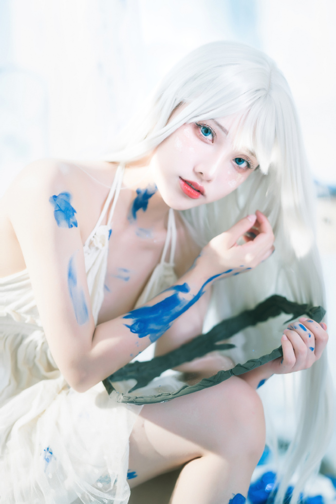 在我荒瘠的土地上，你是最后的玫瑰。