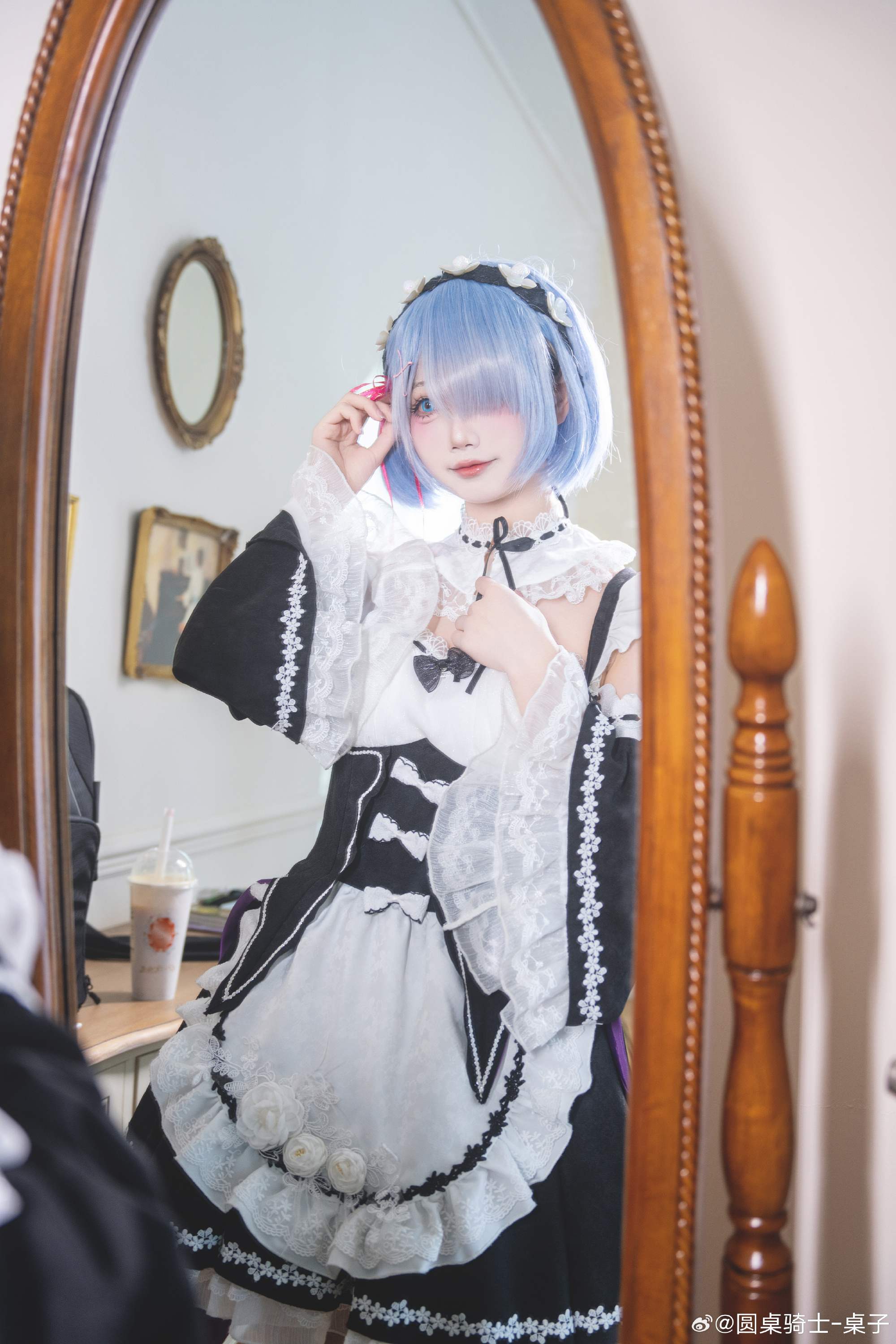 日出东方却落于西 人海相识缺散于席