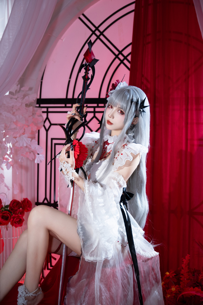 喜欢这朵花？或者……想看看它是如何被染红？