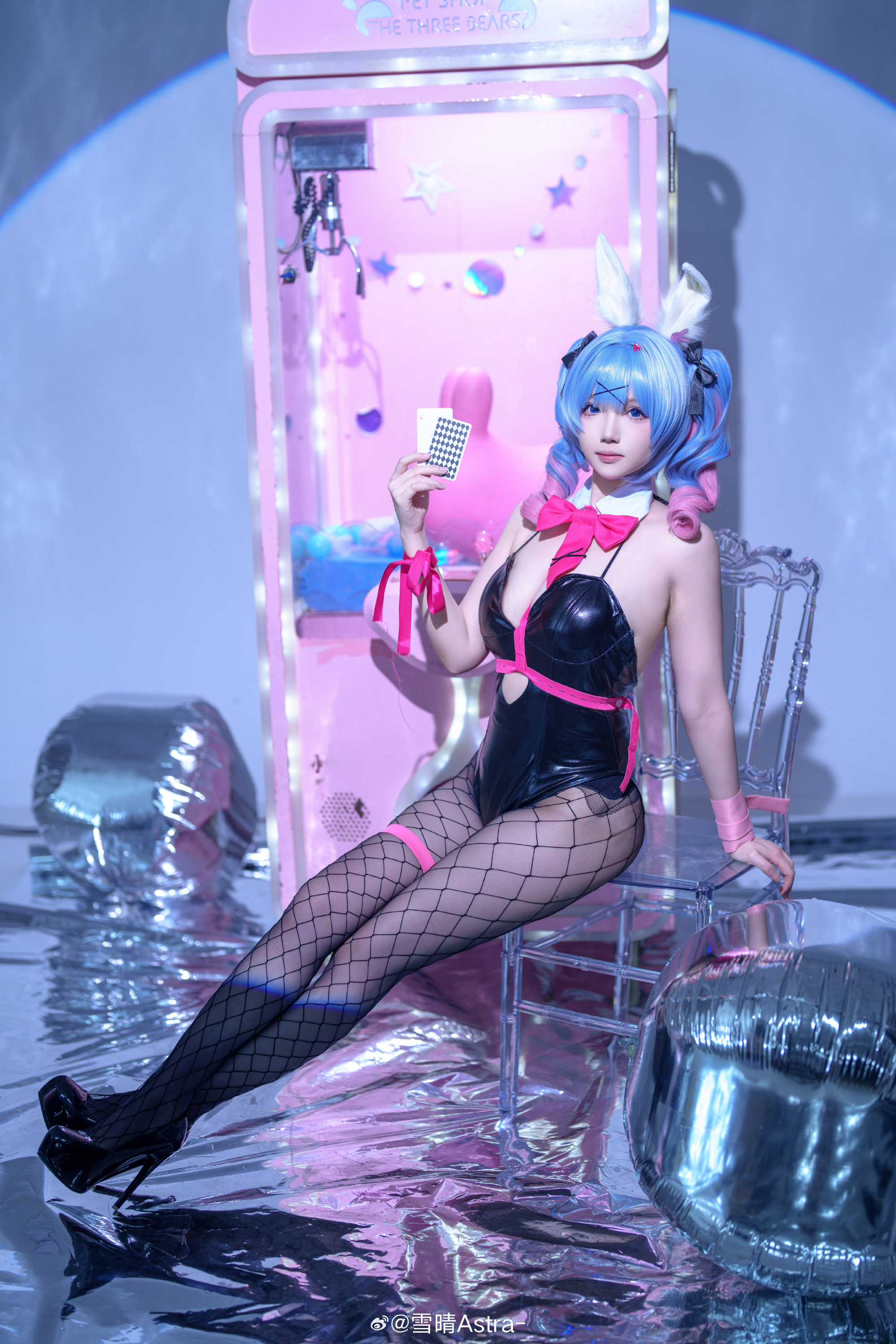 Cosplay｜真是的干脆摇起你的兔尾巴诱惑我不好吗