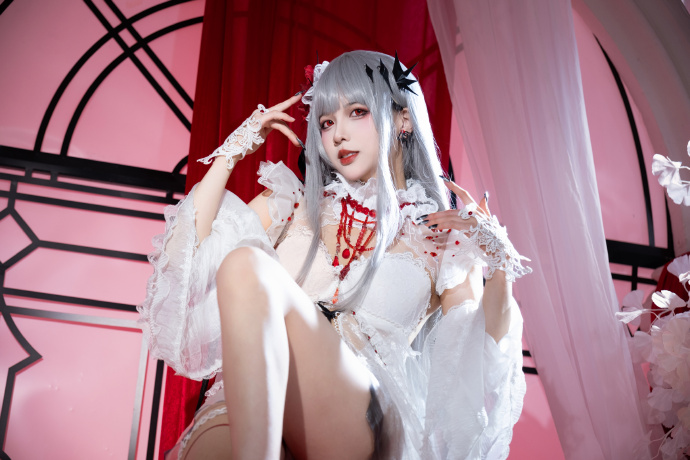 喜欢这朵花？或者……想看看它是如何被染红？