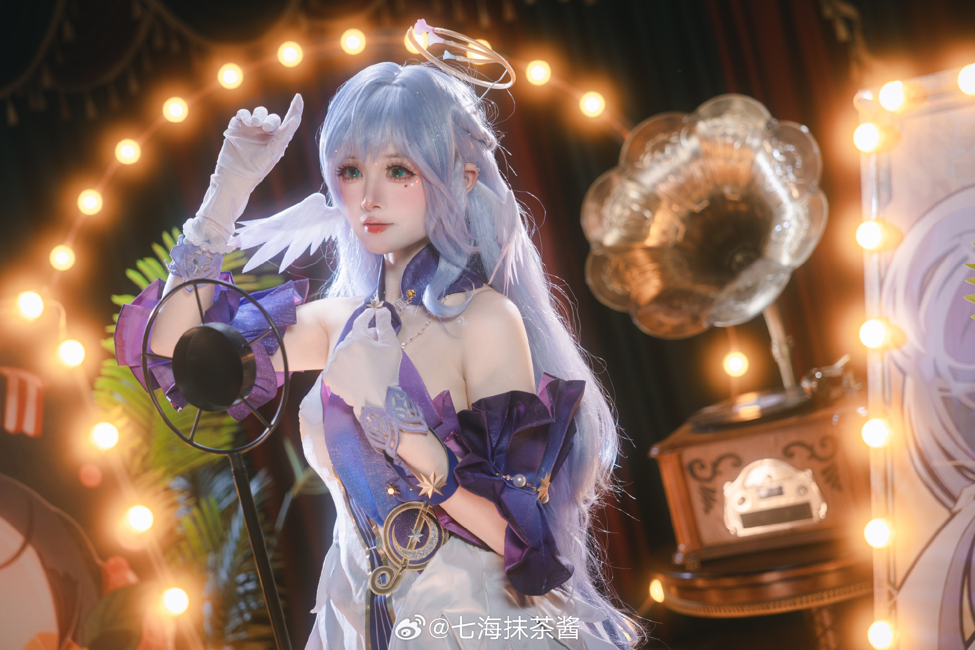 如果羽翼不幸残缺，那就把翅膀借给彼此