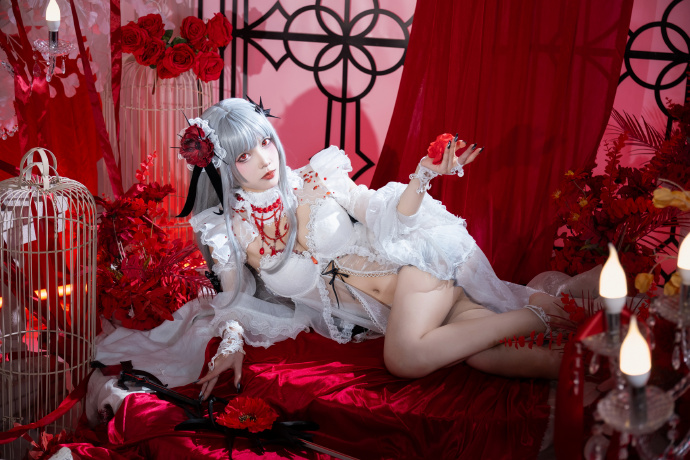 喜欢这朵花？或者……想看看它是如何被染红？