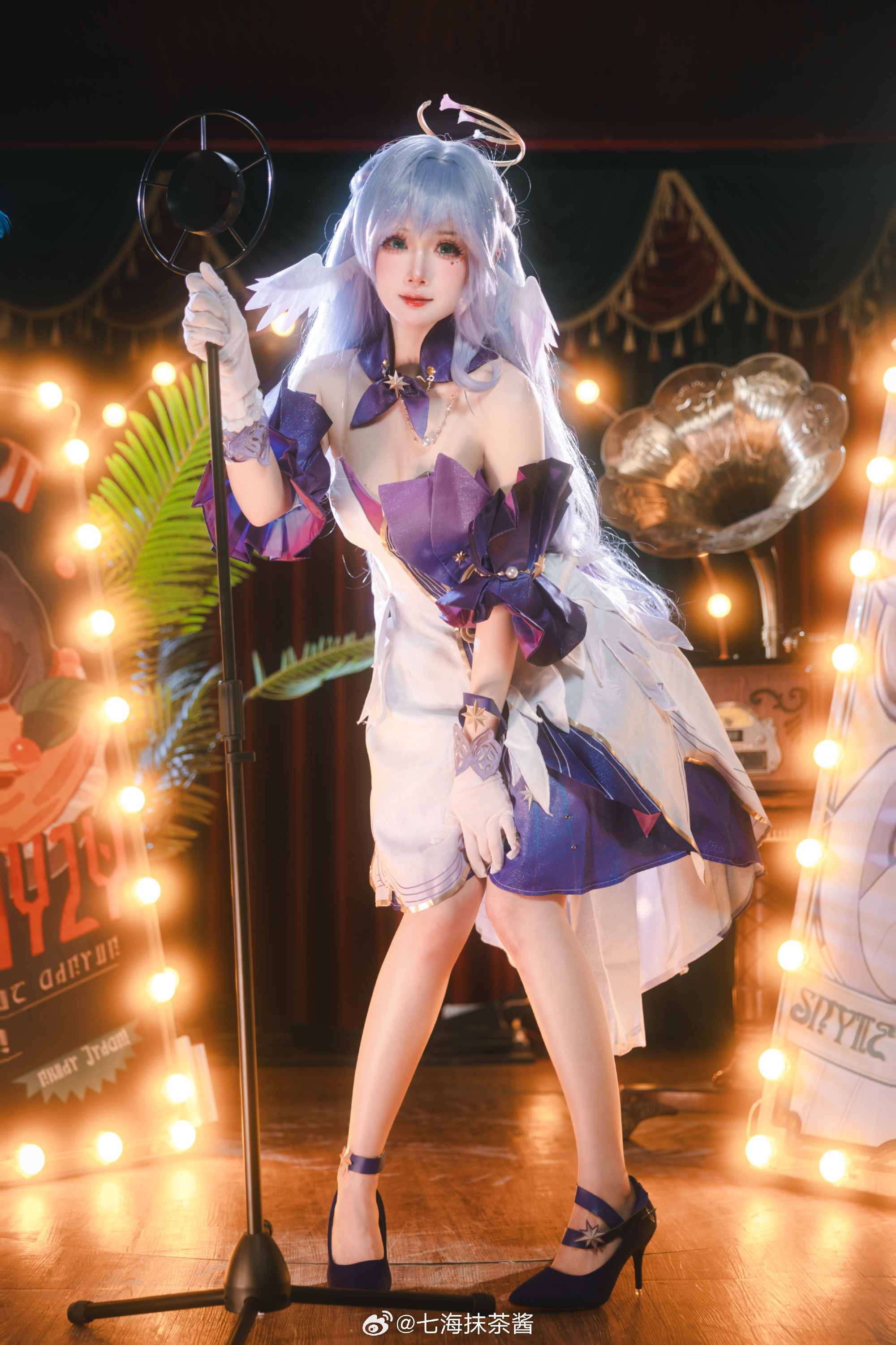 如果羽翼不幸残缺，那就把翅膀借给彼此