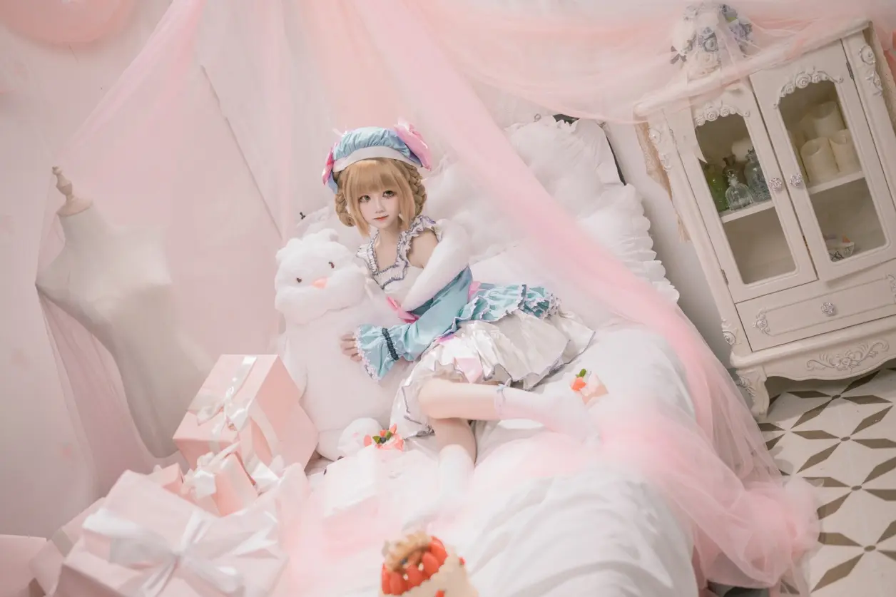 37ba9a9ed7158532416d99e2bcd87b563494365334866531.jpg 这种时候就应该用美食和美酒犒劳心灵!