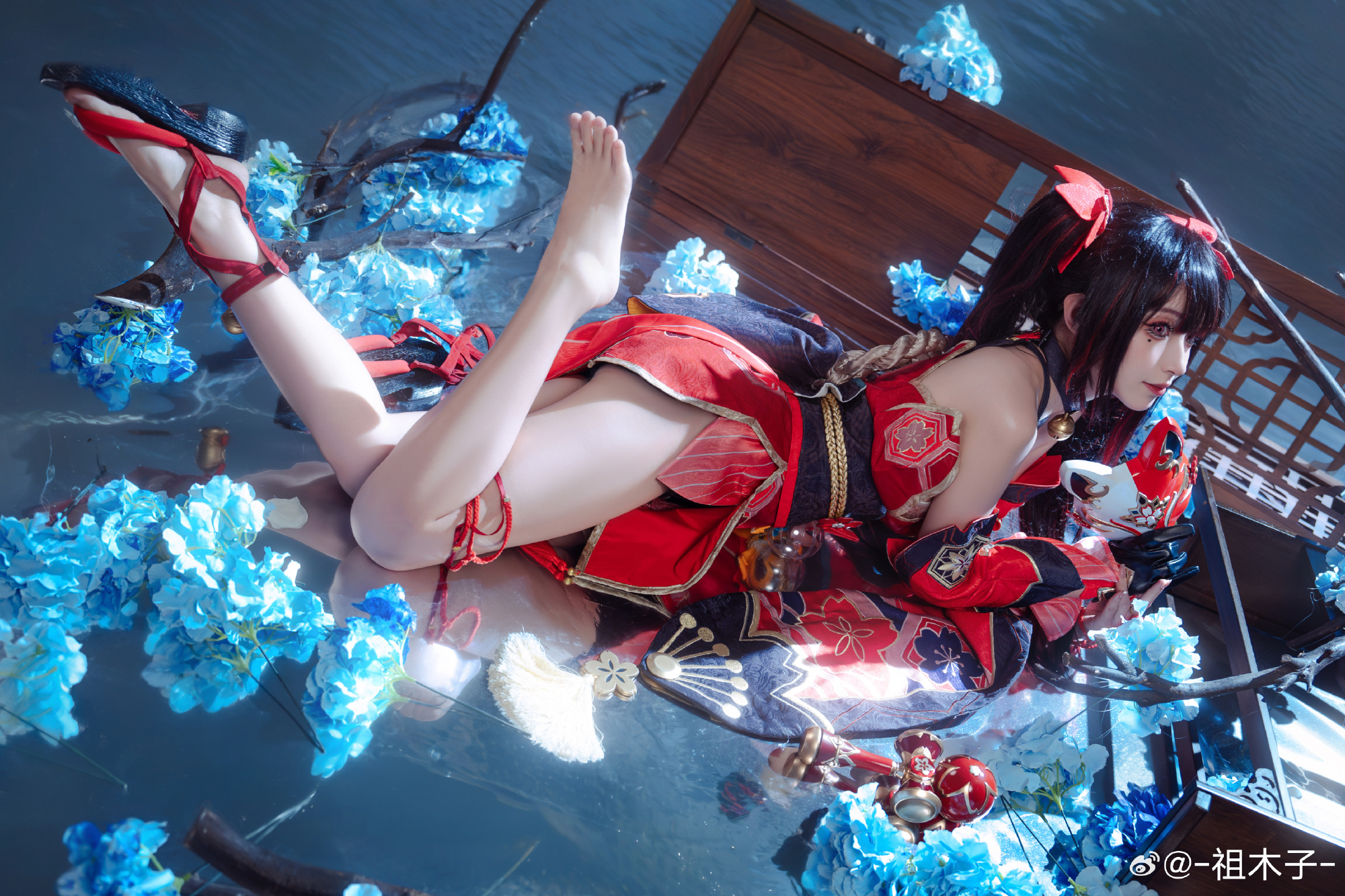 陪我一起把全部都搅乱的话，我就让你成为我的东西吧