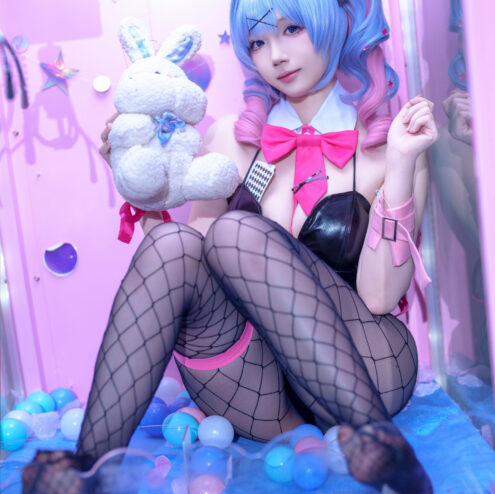 Cosplay｜真是的干脆摇起你的兔尾巴诱惑我不好吗