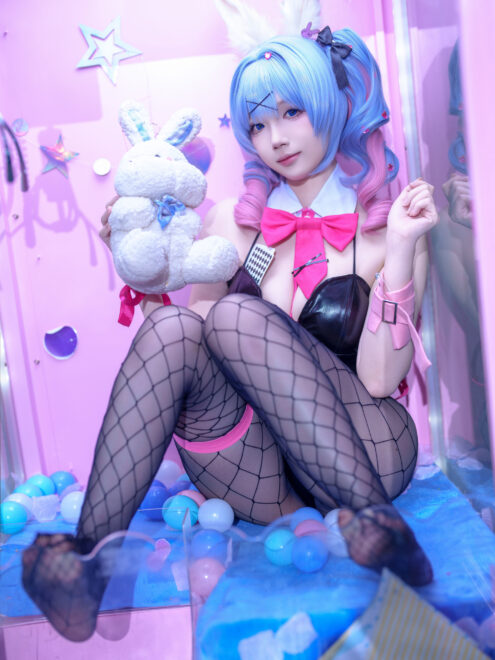 Cosplay｜真是的干脆摇起你的兔尾巴诱惑我不好吗